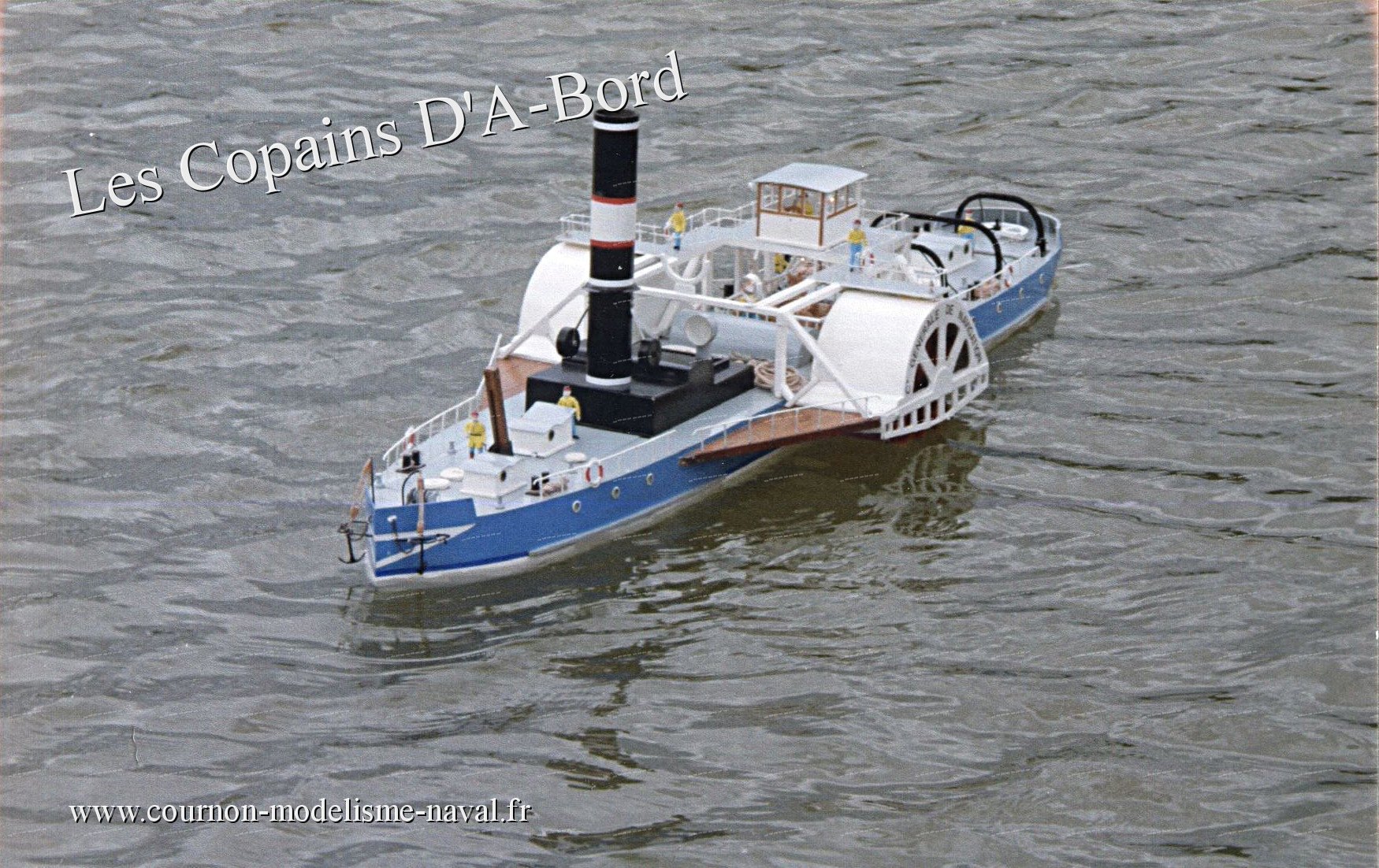 03 Remorqueur roue a aubes.jpg